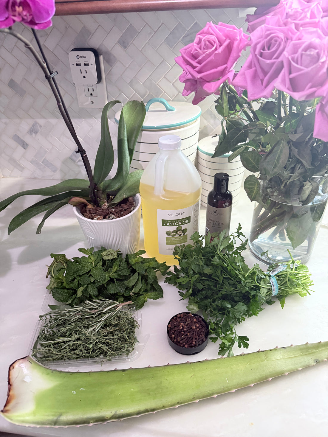 HANDMADE NATURAL GROWTH OIL.